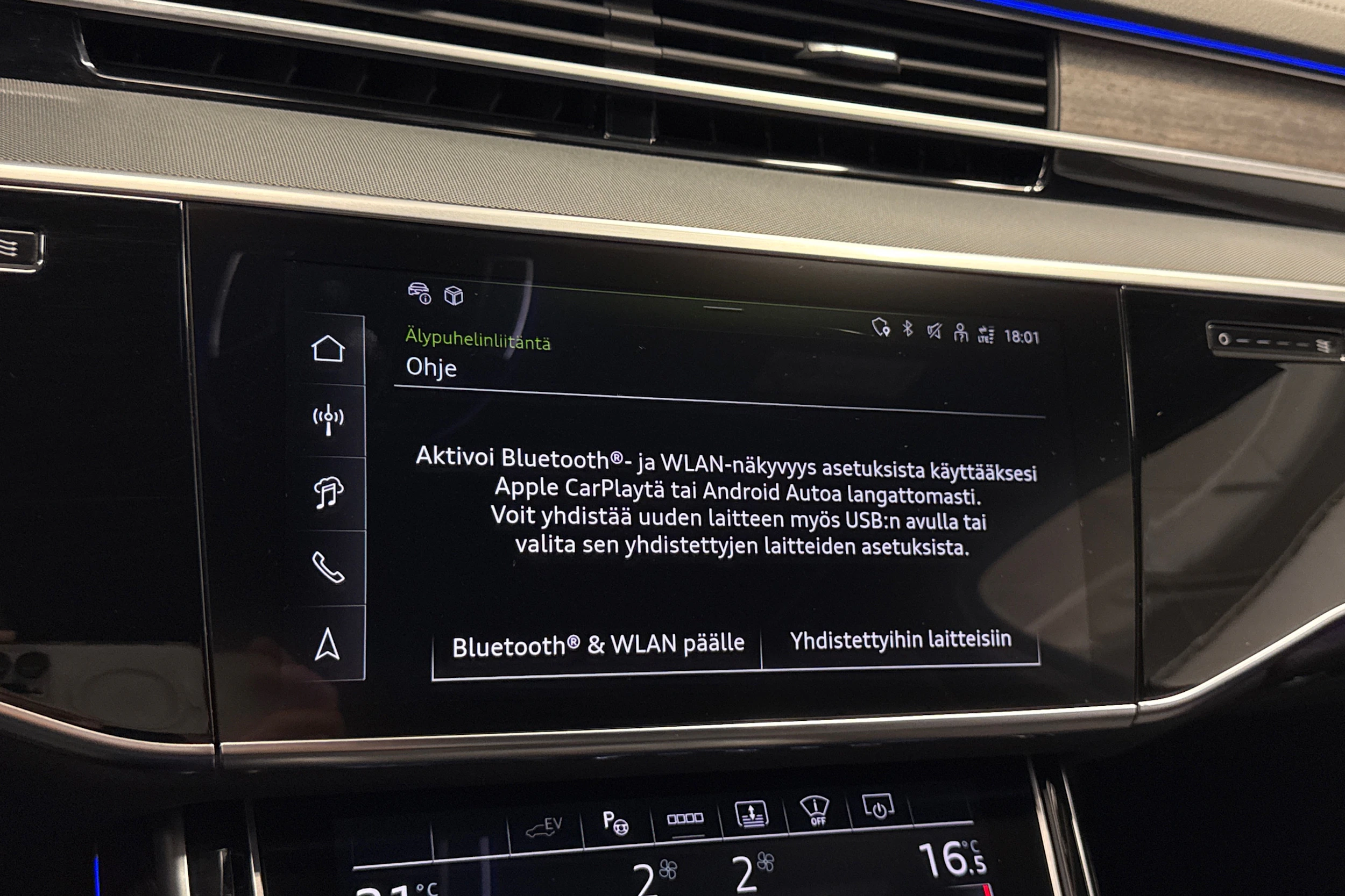 sininen Audi A8 2025 kuva 20.