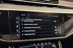 sininen Audi A8 2025 kuva 28.