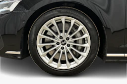 musta Audi A8 2025 kuva 9.