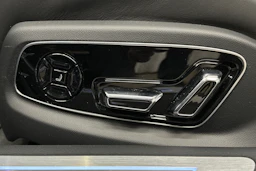 musta Audi A8 2025 kuva 14.