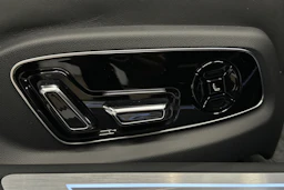 musta Audi A8 2025 kuva 16.