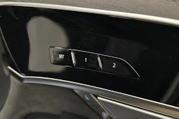 musta Audi A8 2025 kuva 17.