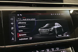 musta Audi A8 2025 kuva 25.