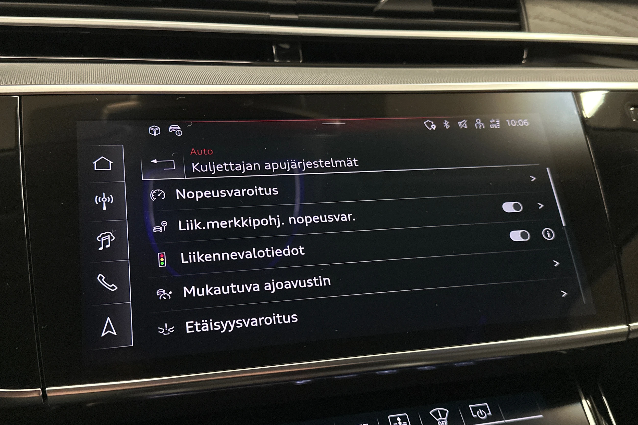 musta Audi A8 2025 kuva 30.