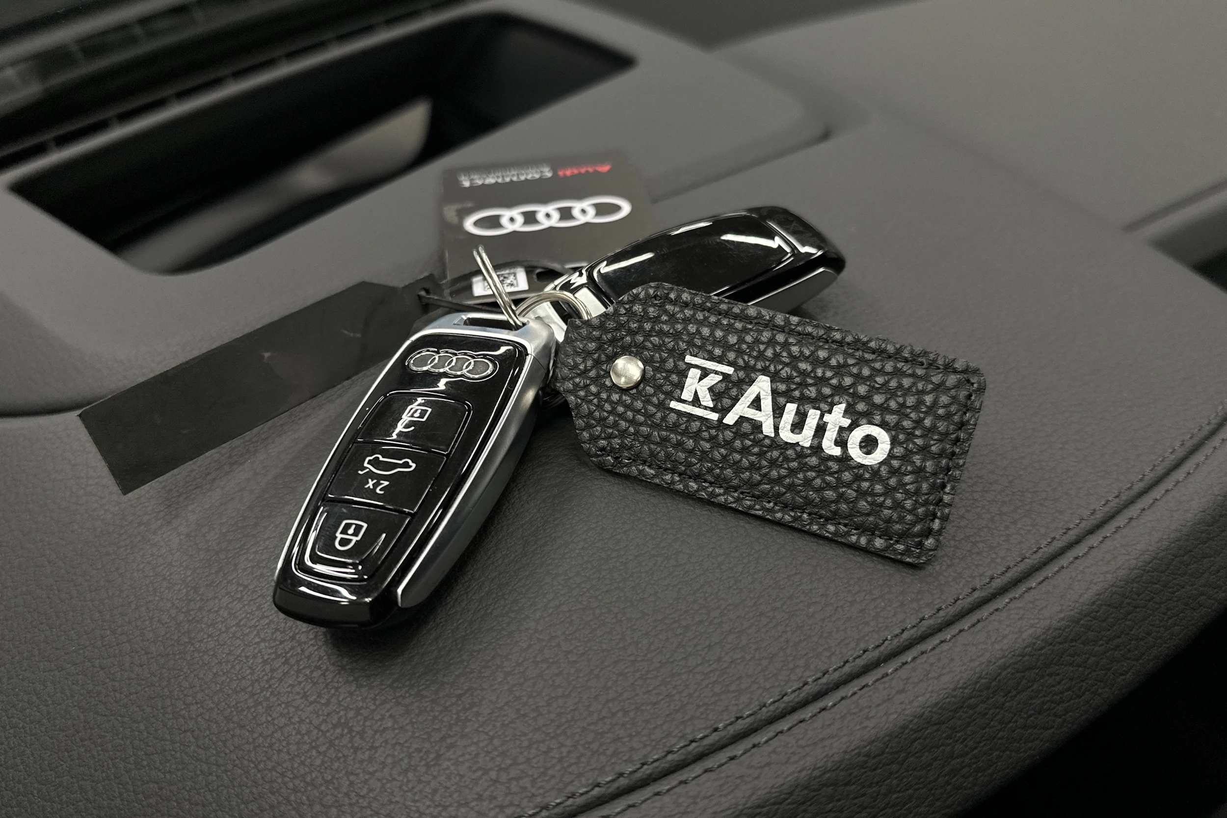 musta Audi A8 2025 kuva 42.