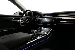 musta Audi A8 2025 kuva 7.