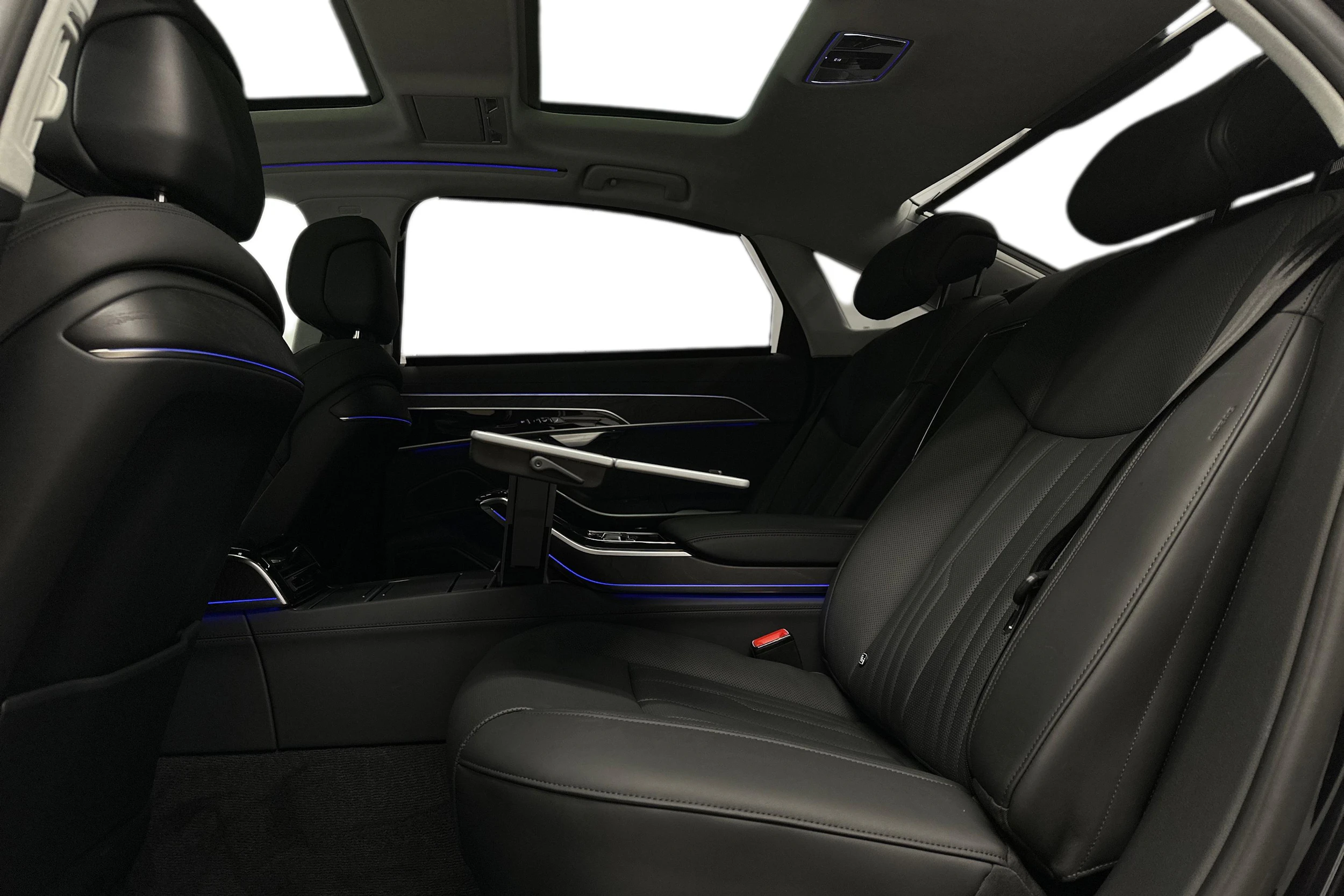 musta Audi A8 2025 kuva 8.