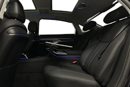 musta Audi A8 2025 kuva 8.