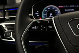 musta Audi A8 2025 kuva 11.