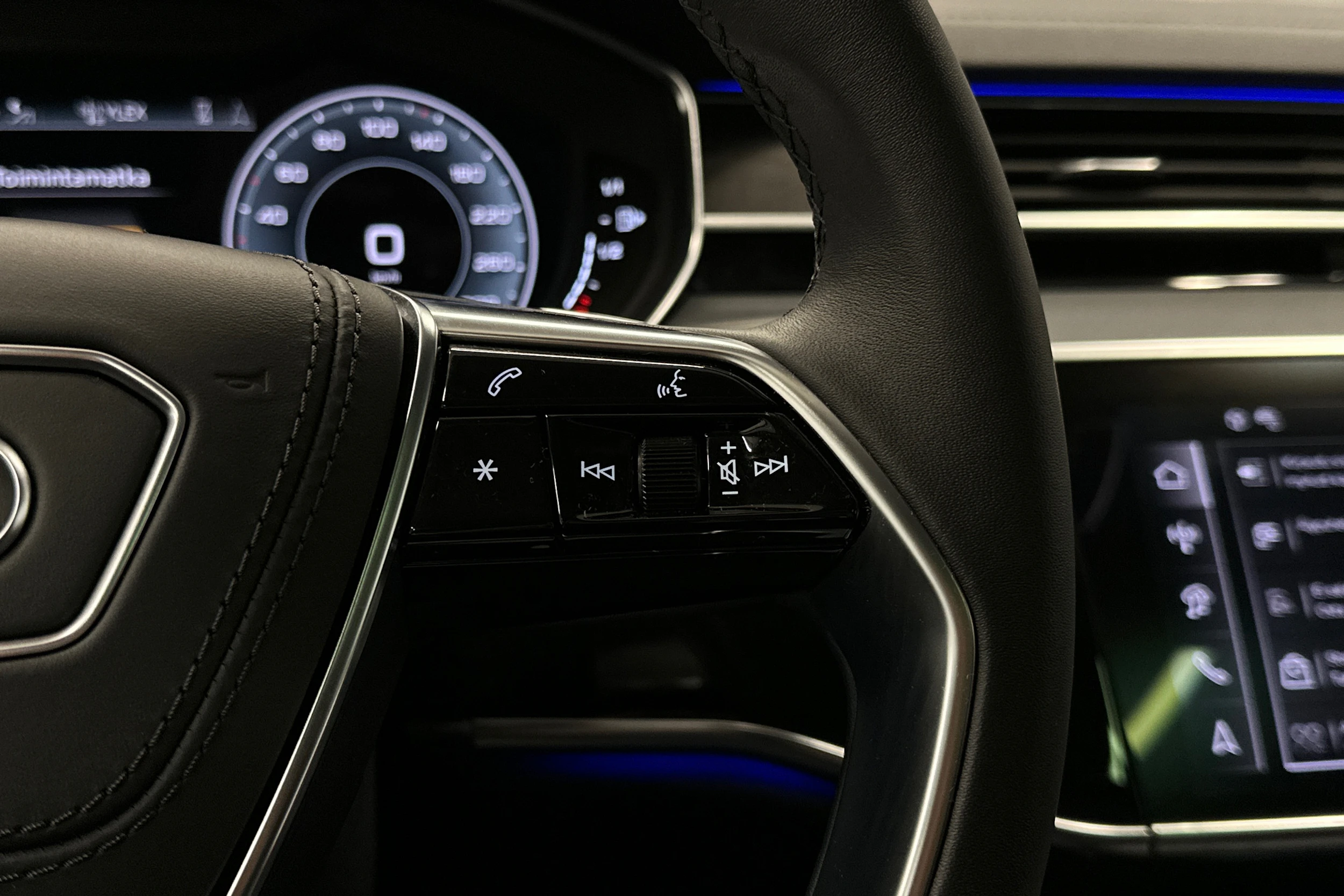 musta Audi A8 2025 kuva 12.