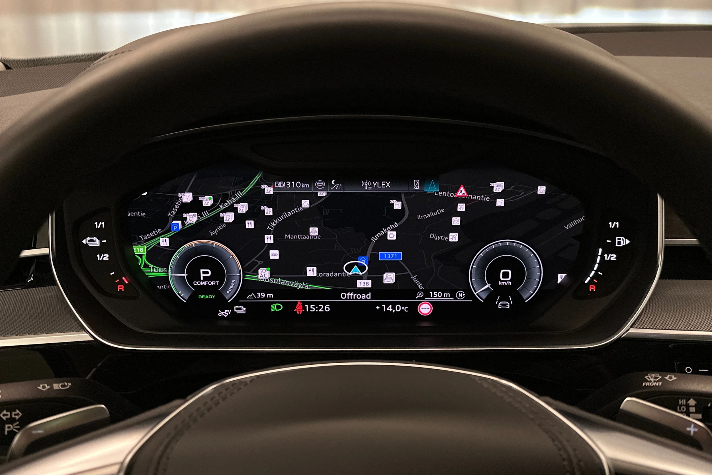 musta Audi A8 2025 kuva 13.