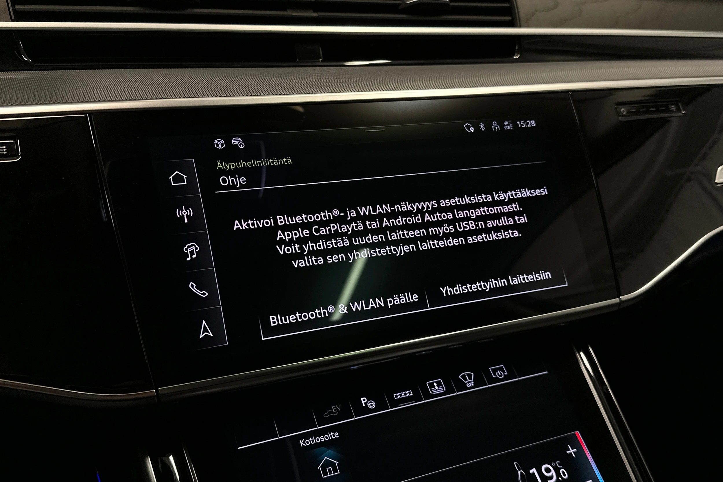 musta Audi A8 2025 kuva 17.