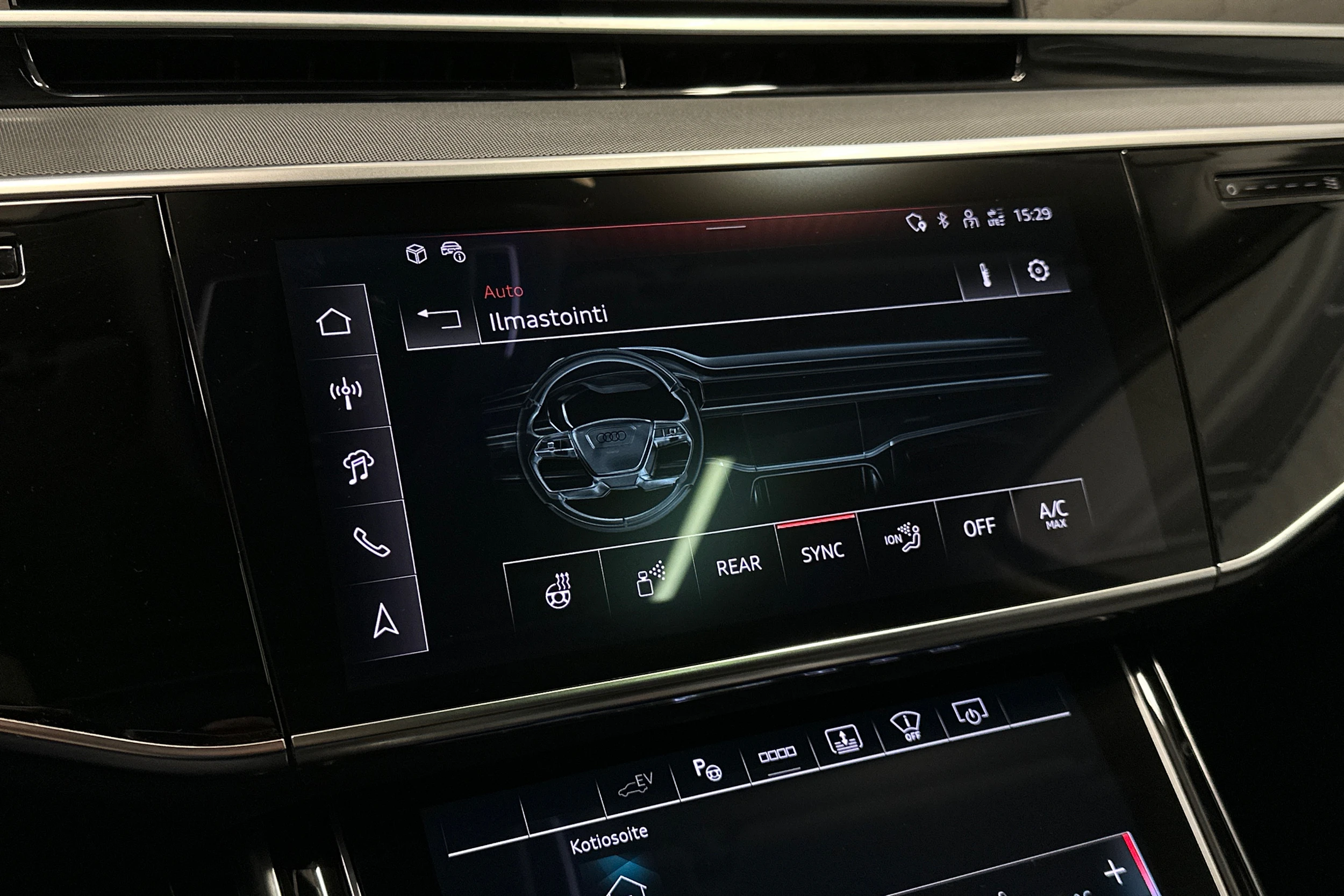 musta Audi A8 2025 kuva 19.