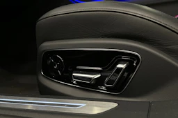 musta Audi A8 2025 kuva 30.