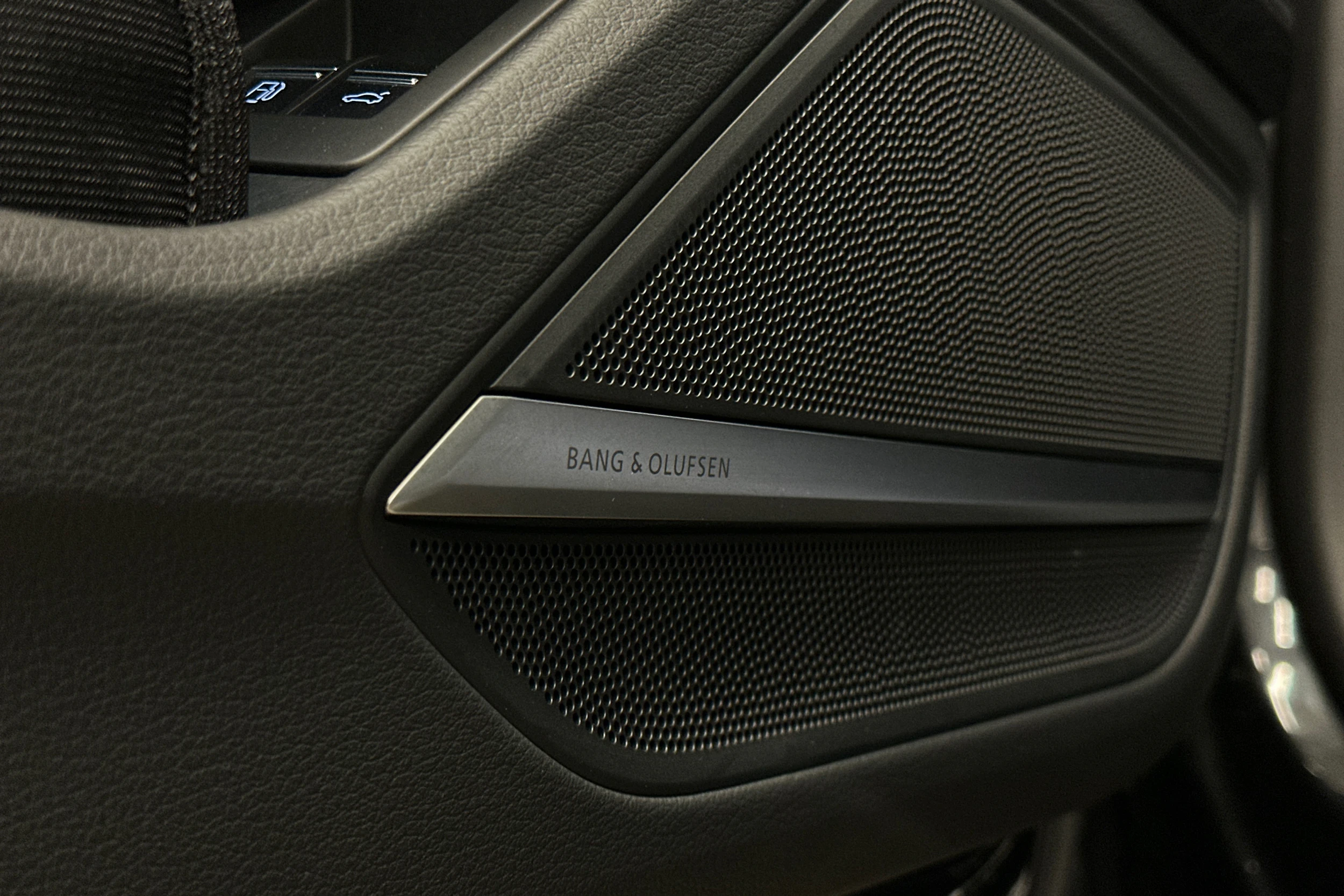 musta Audi A8 2025 kuva 31.