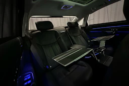 musta Audi A8 2025 kuva 32.