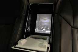 musta Audi A8 2025 kuva 34.