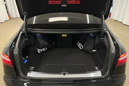 musta Audi A8 2025 kuva 37.