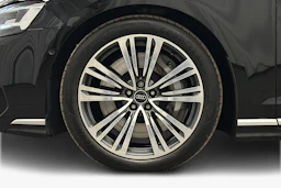 musta Audi A8 2025 kuva 9.