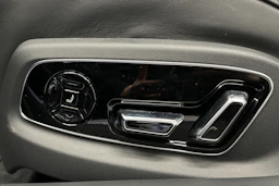 musta Audi A8 2025 kuva 14.