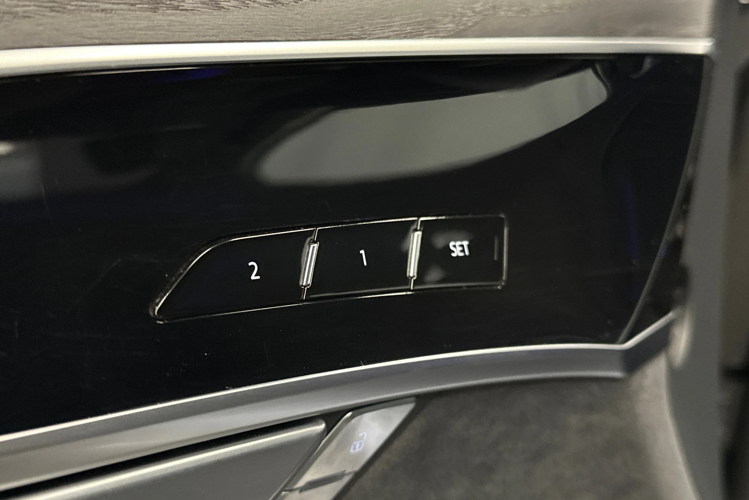 musta Audi A8 2025 kuva 15.