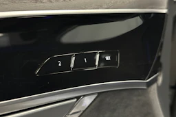 musta Audi A8 2025 kuva 15.