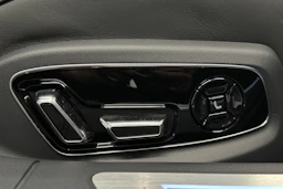 musta Audi A8 2025 kuva 16.
