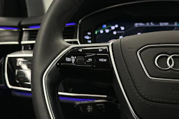 musta Audi A8 2025 kuva 20.