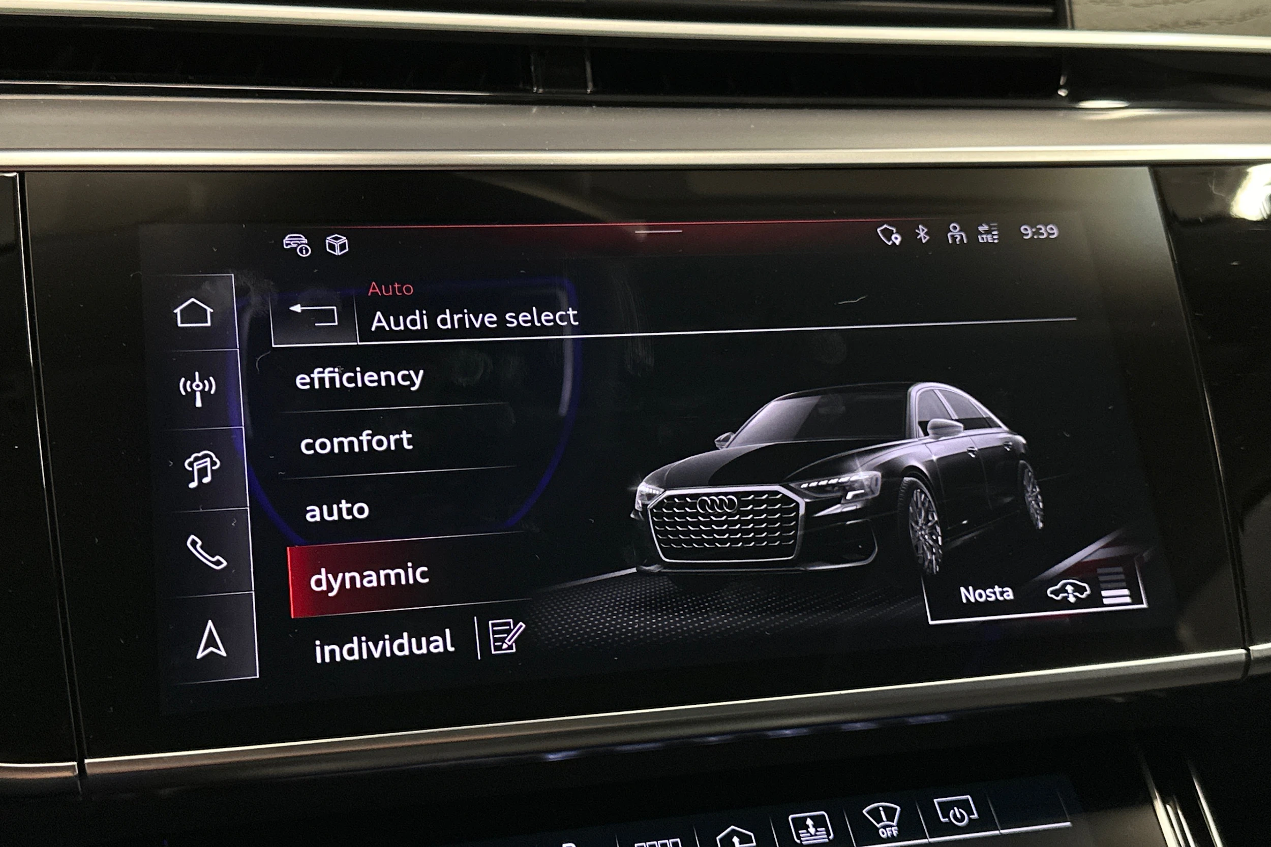 musta Audi A8 2025 kuva 29.