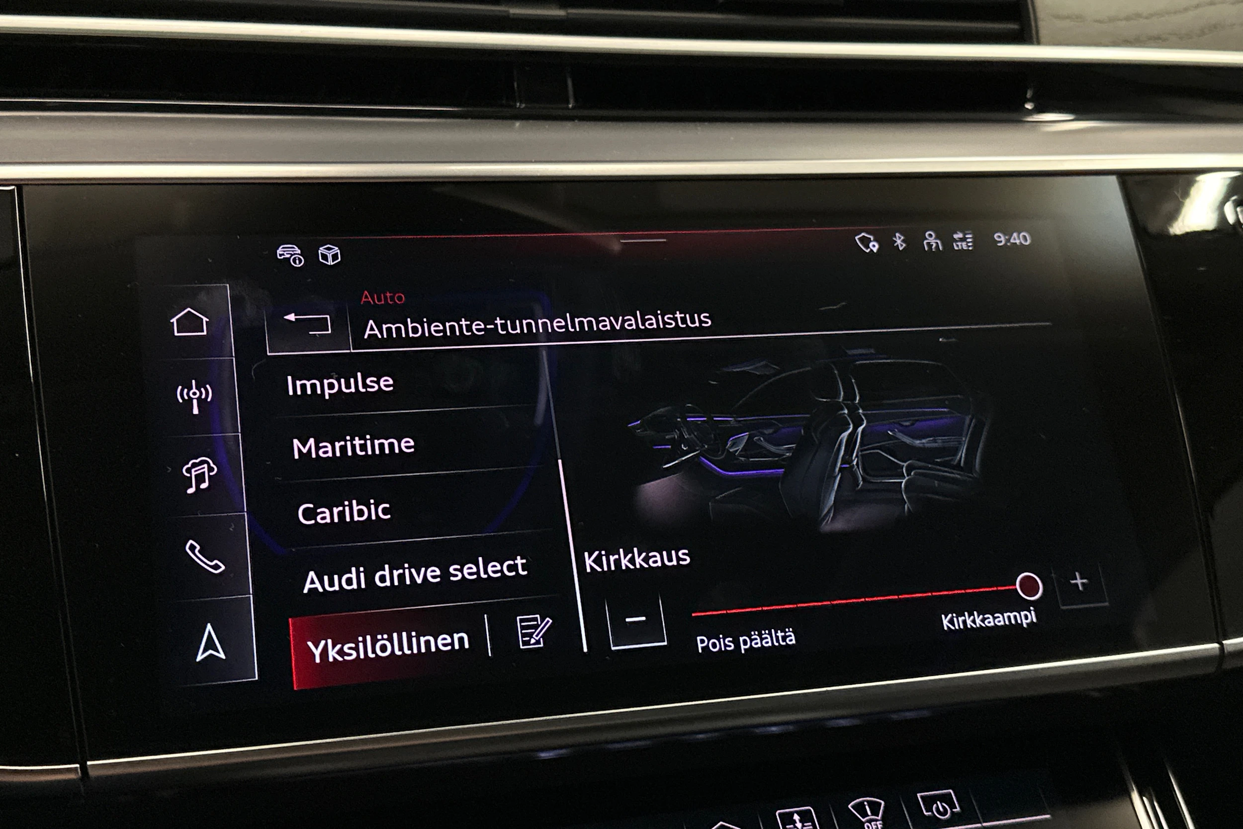 musta Audi A8 2025 kuva 33.