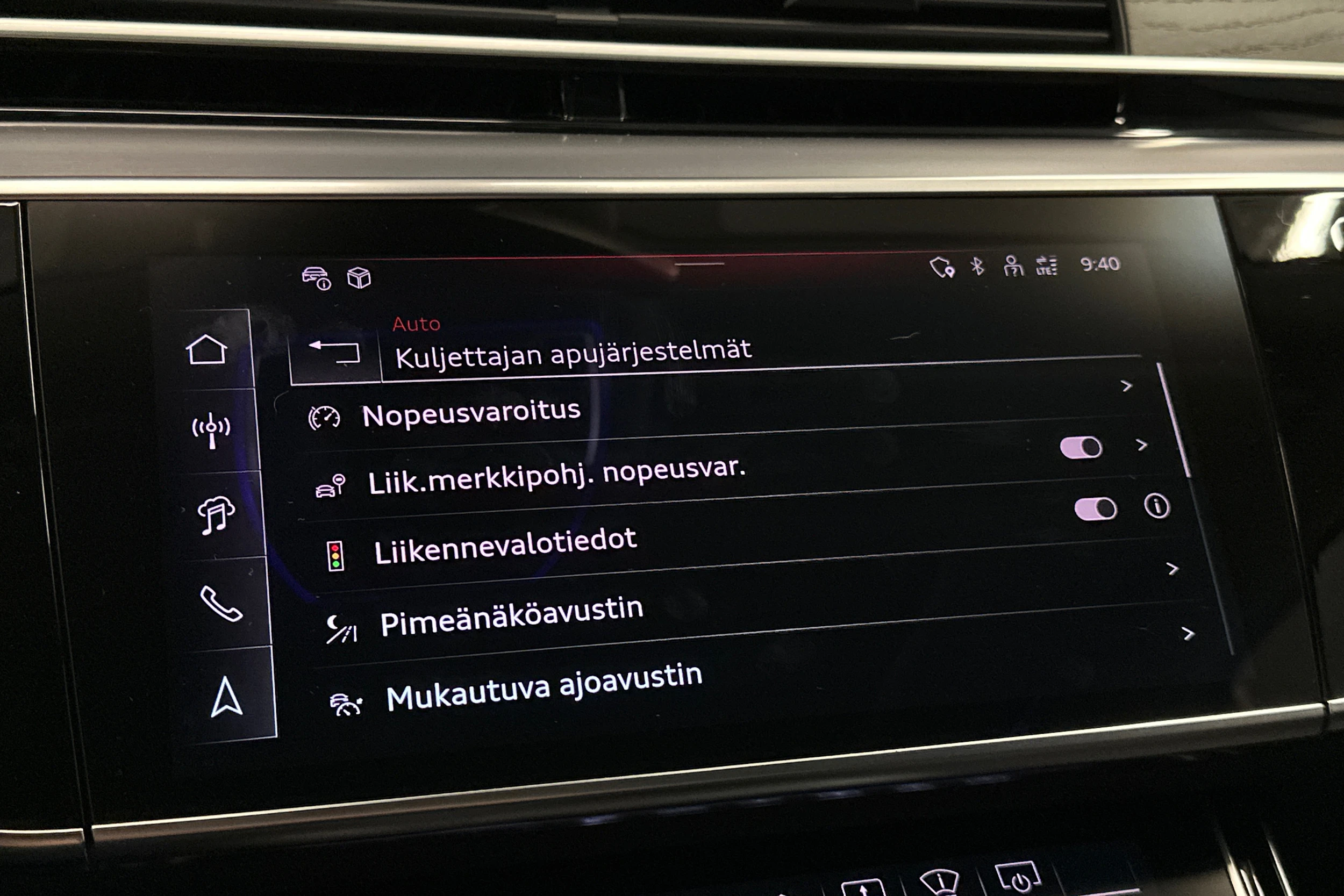 musta Audi A8 2025 kuva 34.