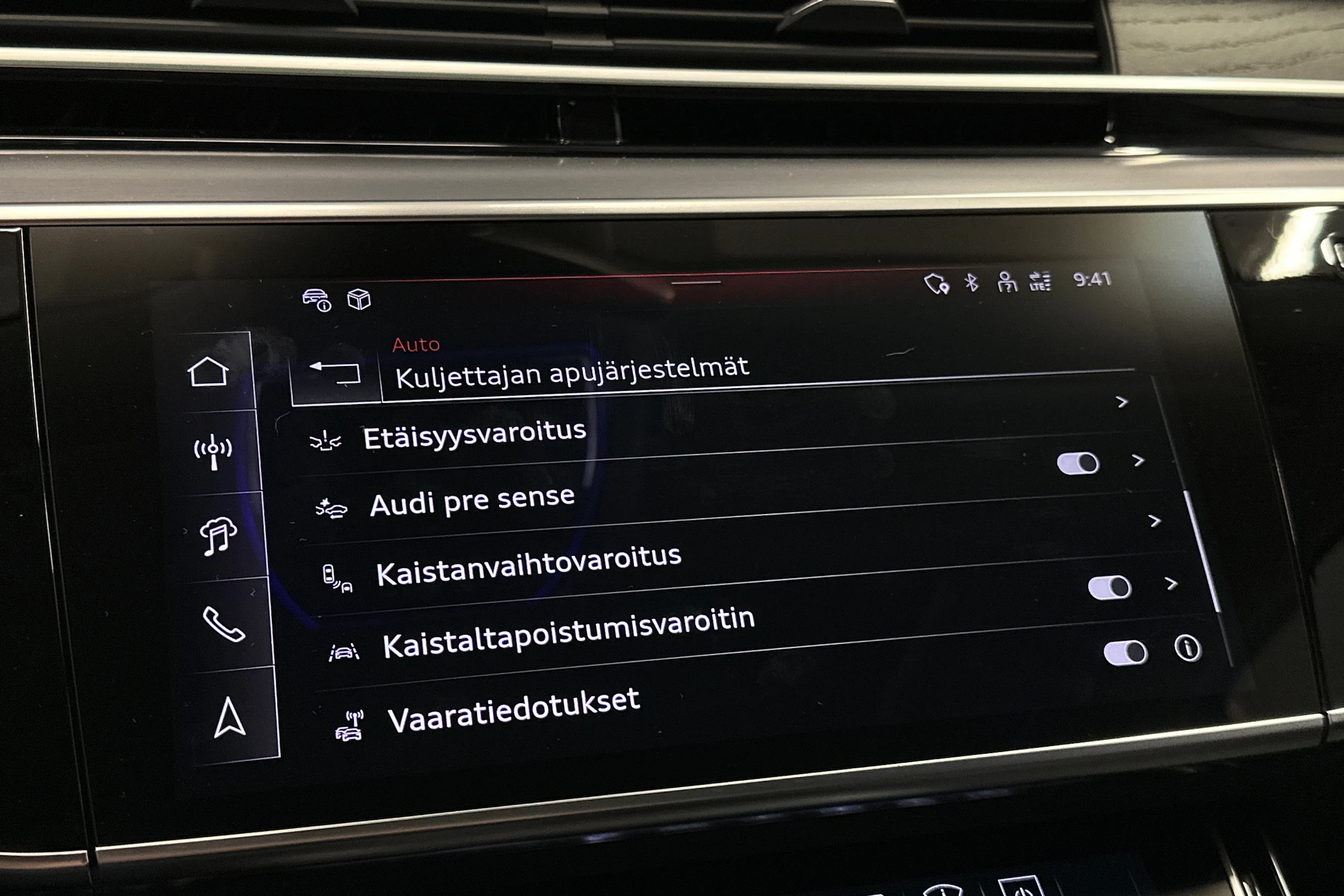 musta Audi A8 2025 kuva 35.