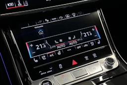 musta Audi A8 2025 kuva 39.