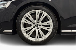 musta Audi A8 2025 kuva 9.