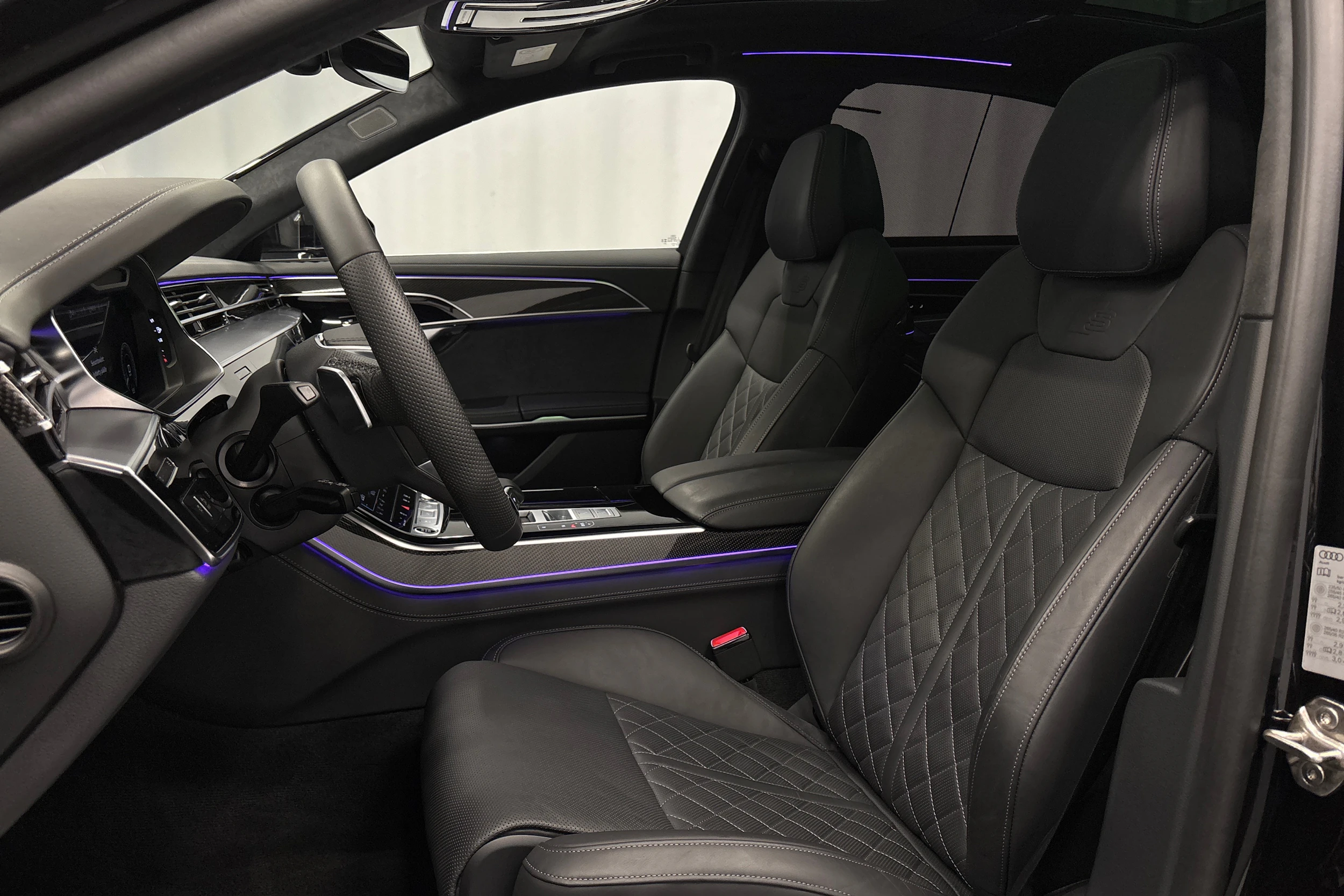 musta Audi A8 2025 kuva 13.
