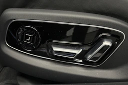 musta Audi A8 2025 kuva 14.