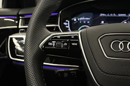 musta Audi A8 2025 kuva 18.