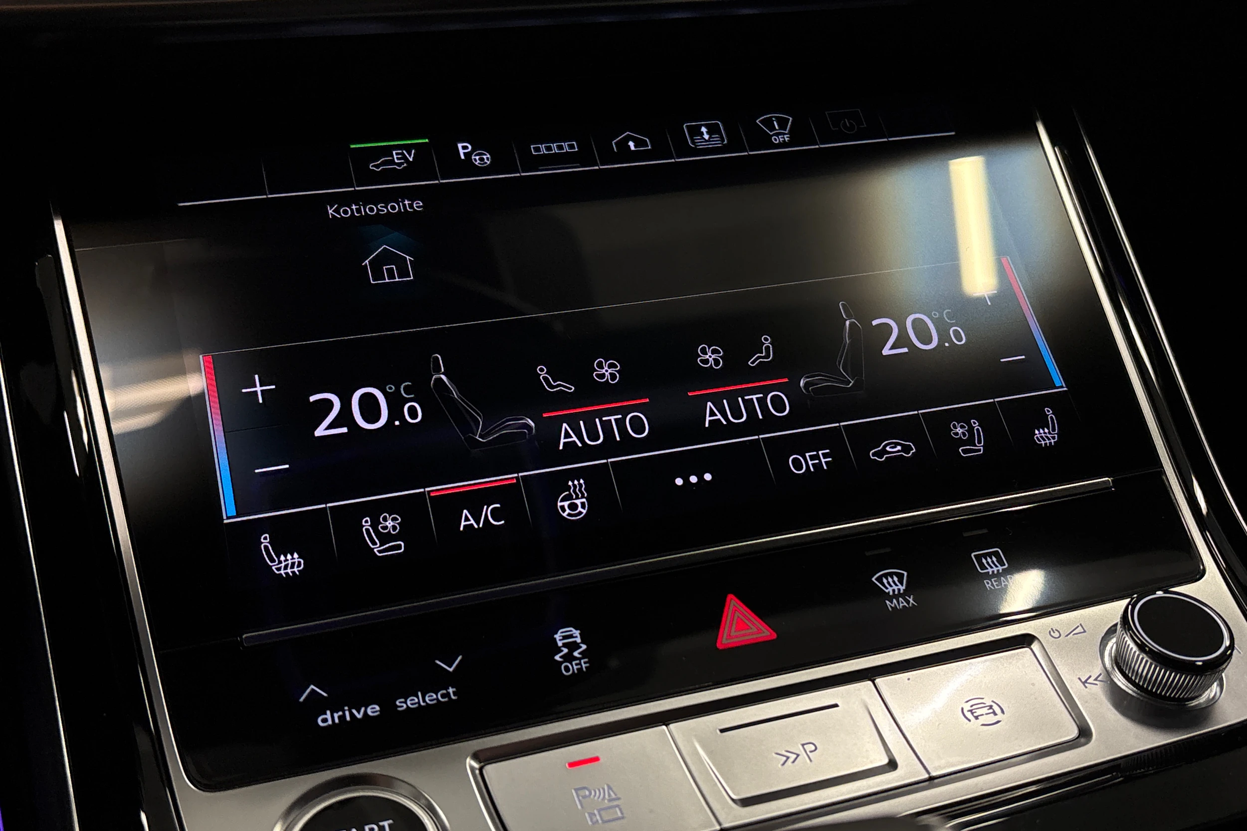 musta Audi A8 2025 kuva 35.