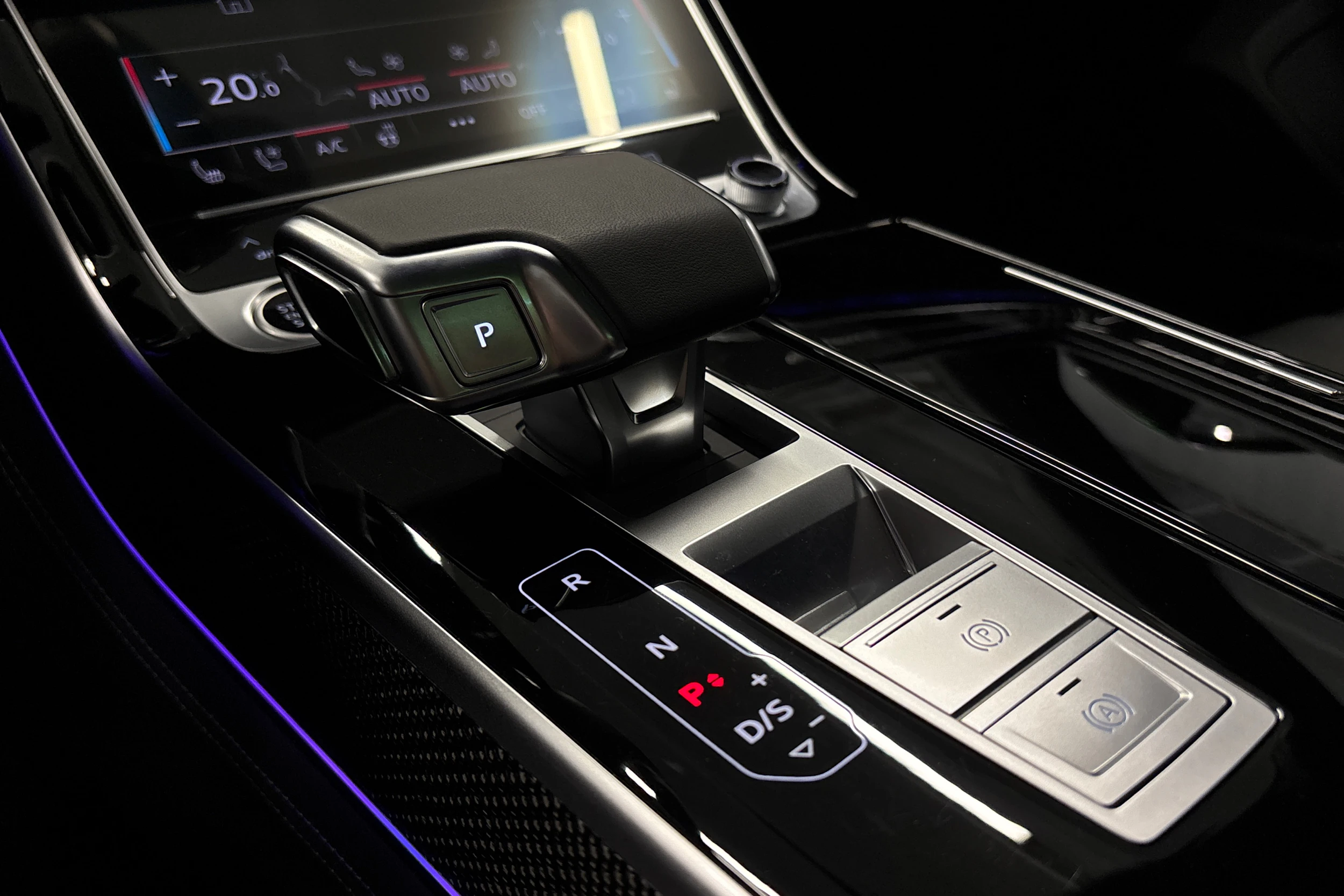 musta Audi A8 2025 kuva 36.