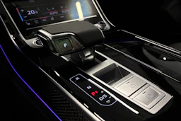 musta Audi A8 2025 kuva 36.