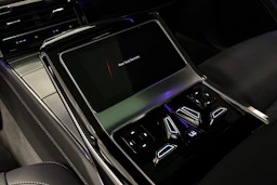 musta Audi A8 2025 kuva 41.