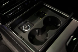 musta Audi A8 2025 kuva 42.