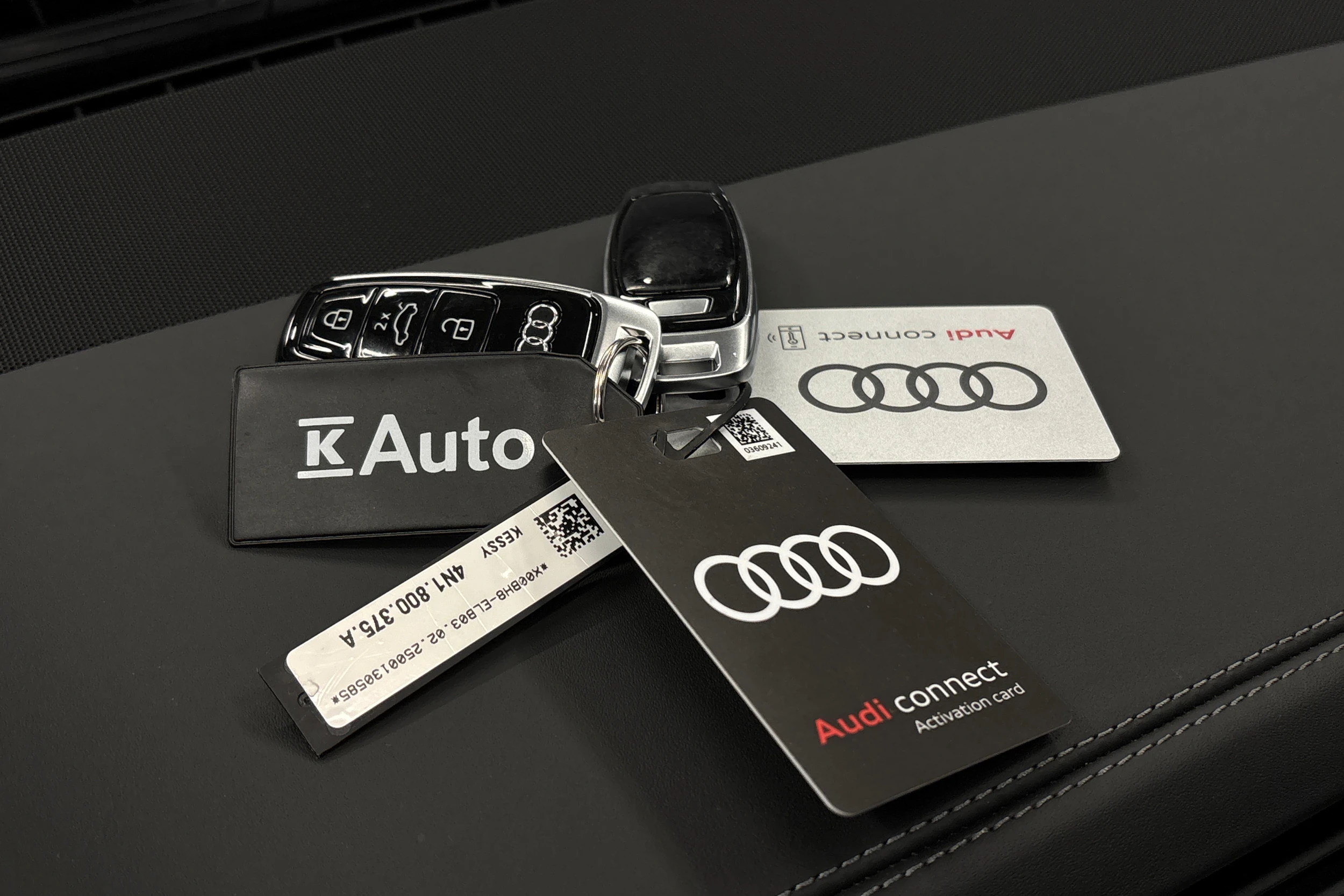 musta Audi A8 2025 kuva 44.