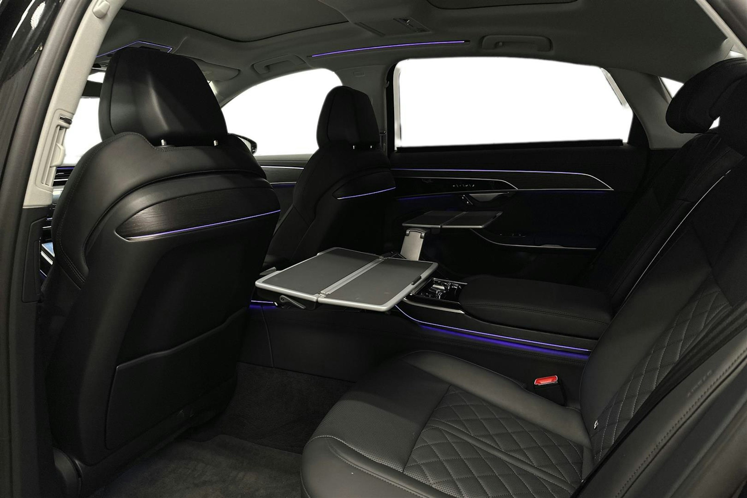 musta Audi A8 2025 kuva 8.