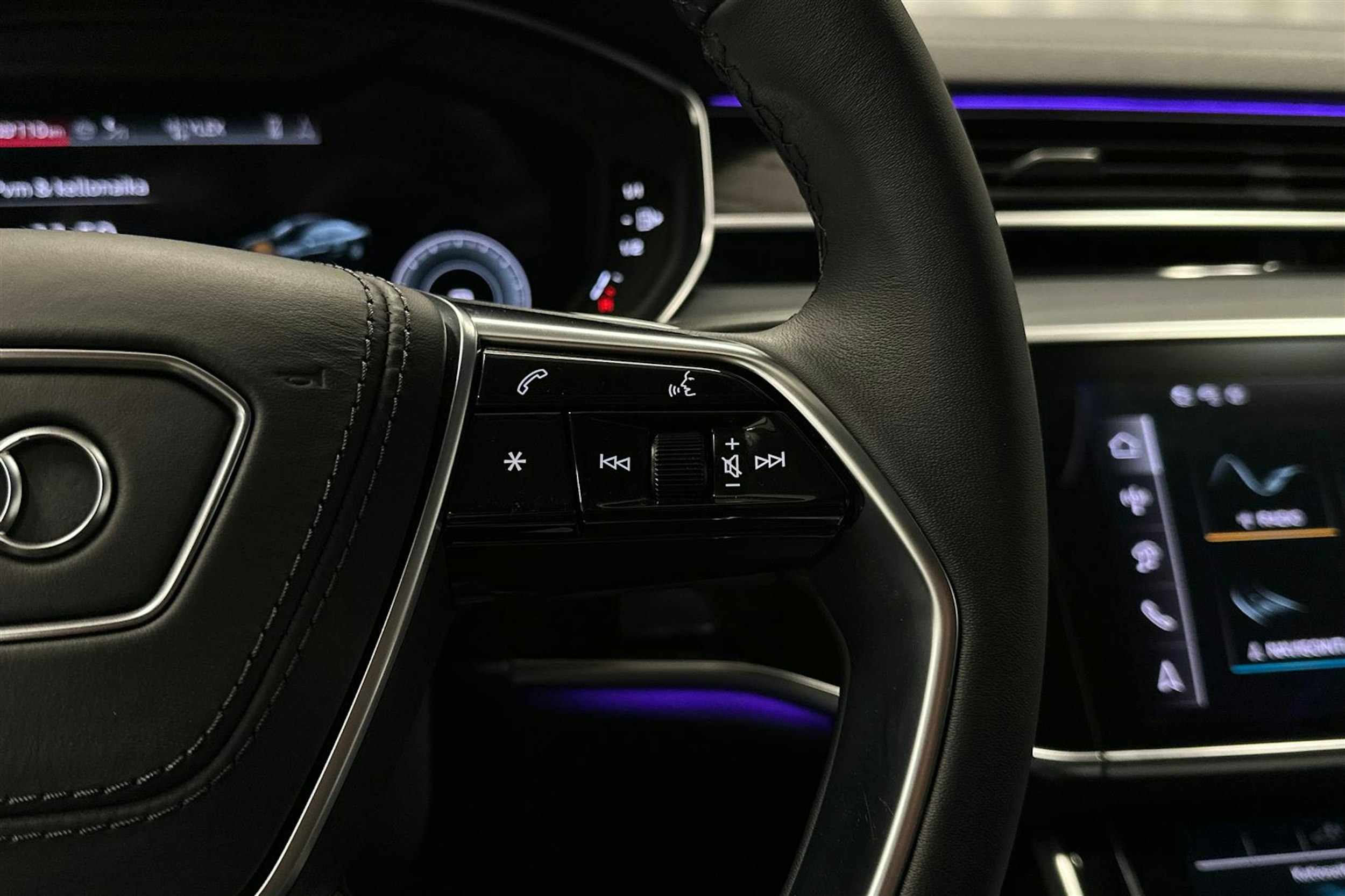 musta Audi A8 2025 kuva 13.