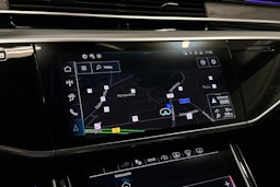 musta Audi A8 2025 kuva 16.