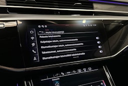 musta Audi A8 2025 kuva 21.