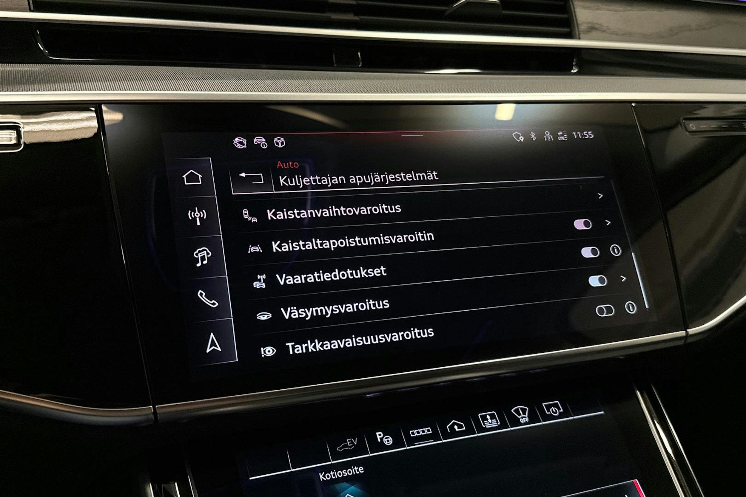 musta Audi A8 2025 kuva 25.