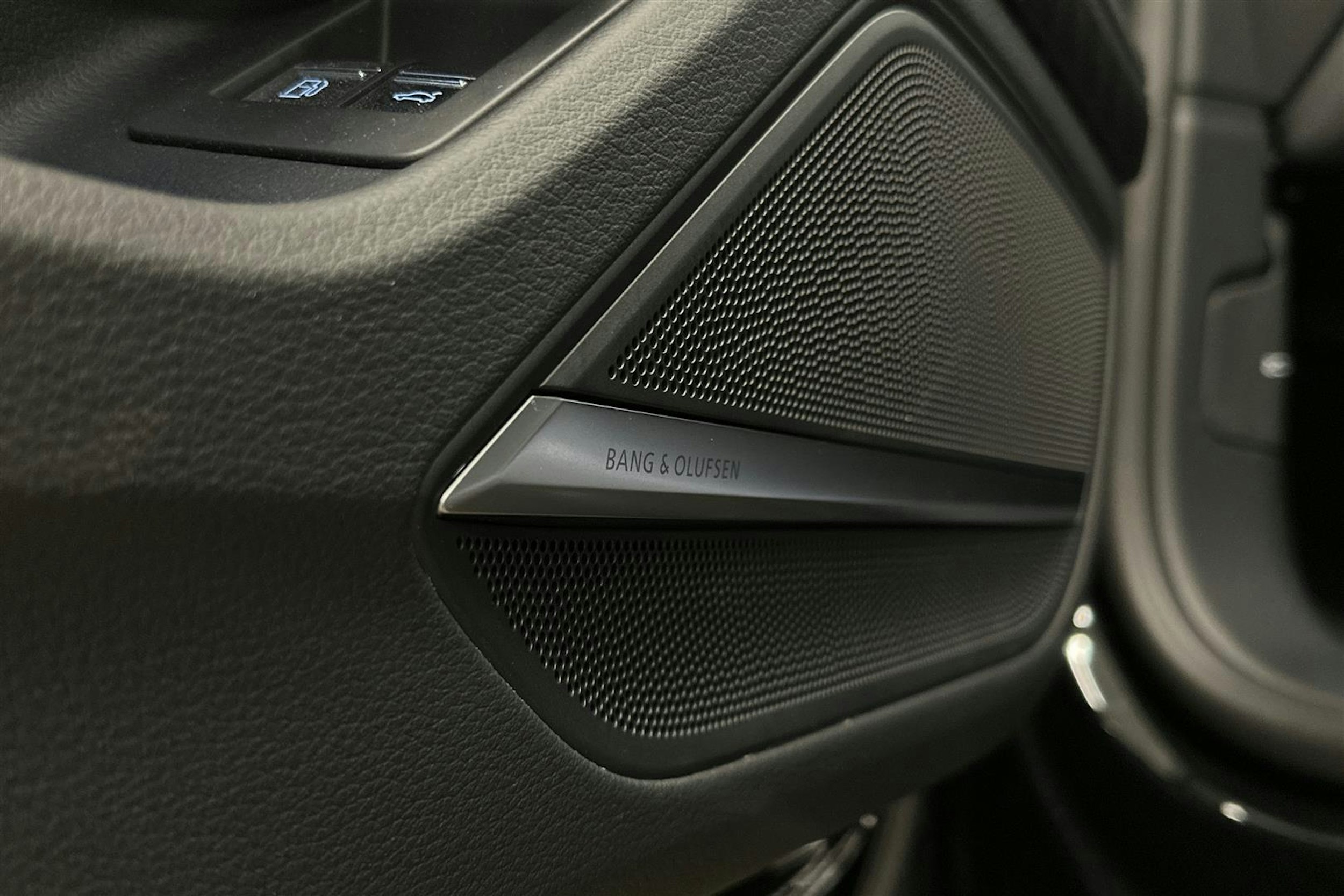 musta Audi A8 2025 kuva 30.