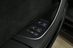 musta Audi A8 2025 kuva 32.